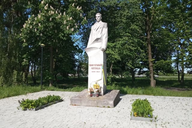 Пам'ятник Івану Климіву "Легенді"
