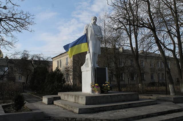 Пам'ятник Тарасу Шевченку у Гірнику