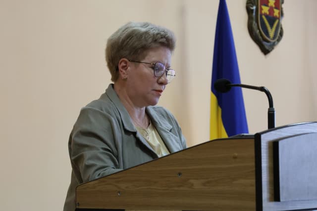 на фото депутатка Ірина Катарина
