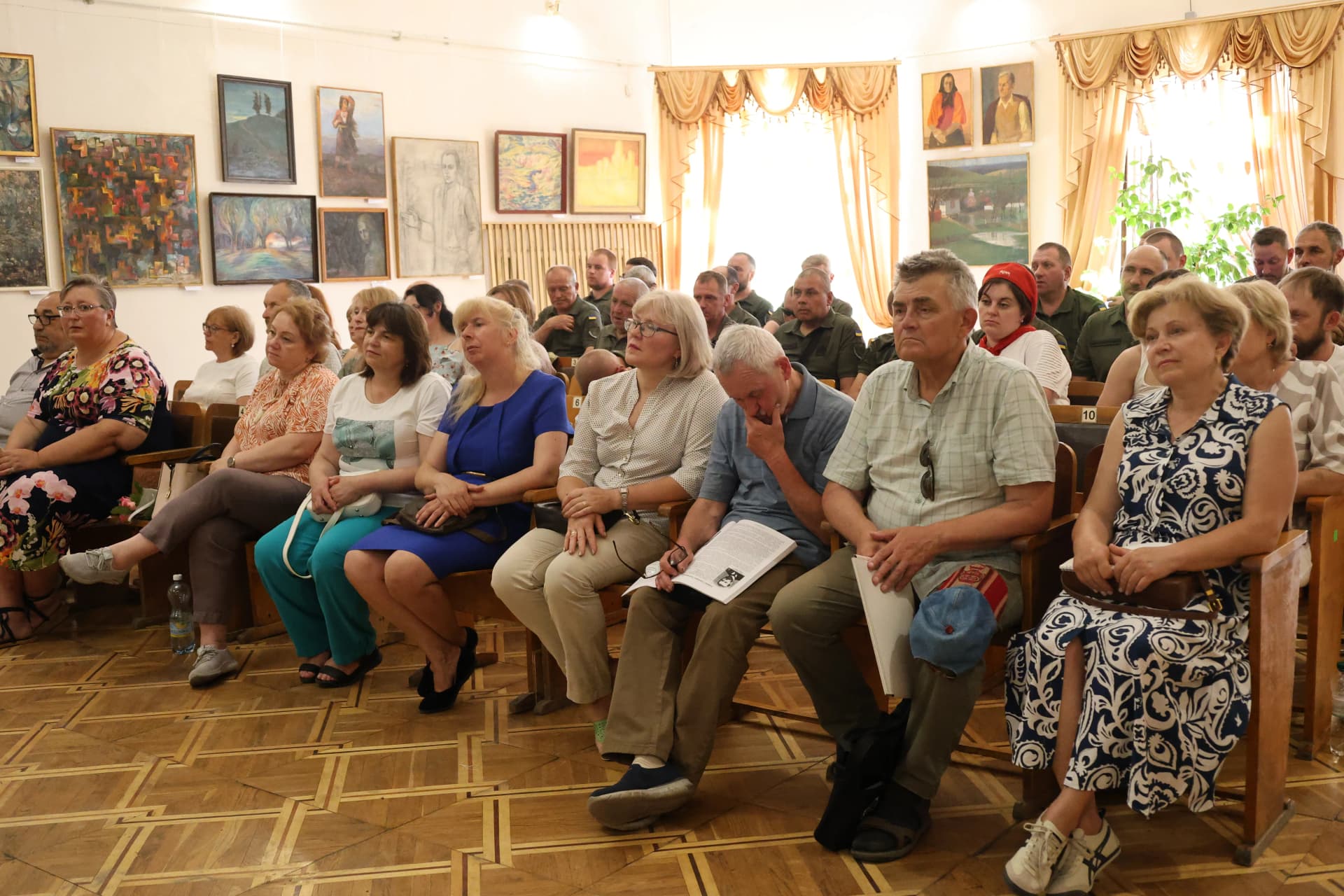 гладачі в палаці Потоцьких