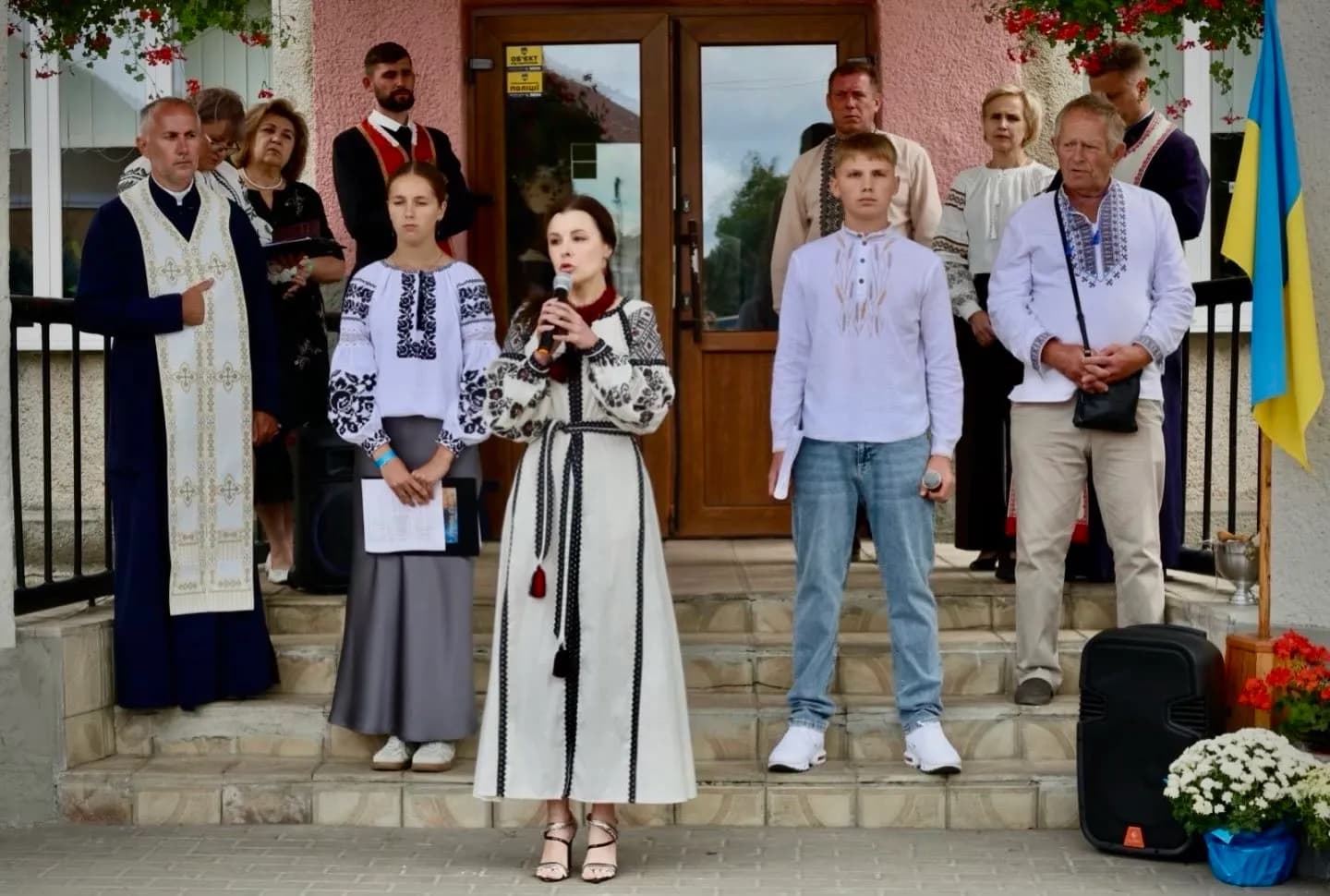 перед мікрофоном заступниця міського голови Марта Ващук