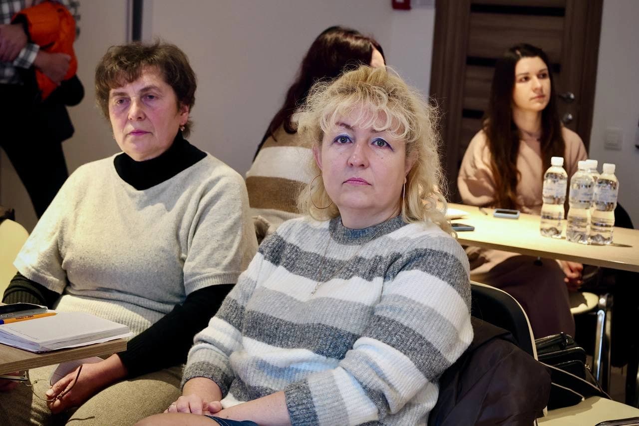 педагоги під час тренінгу в Агенції справедливої трансформації
