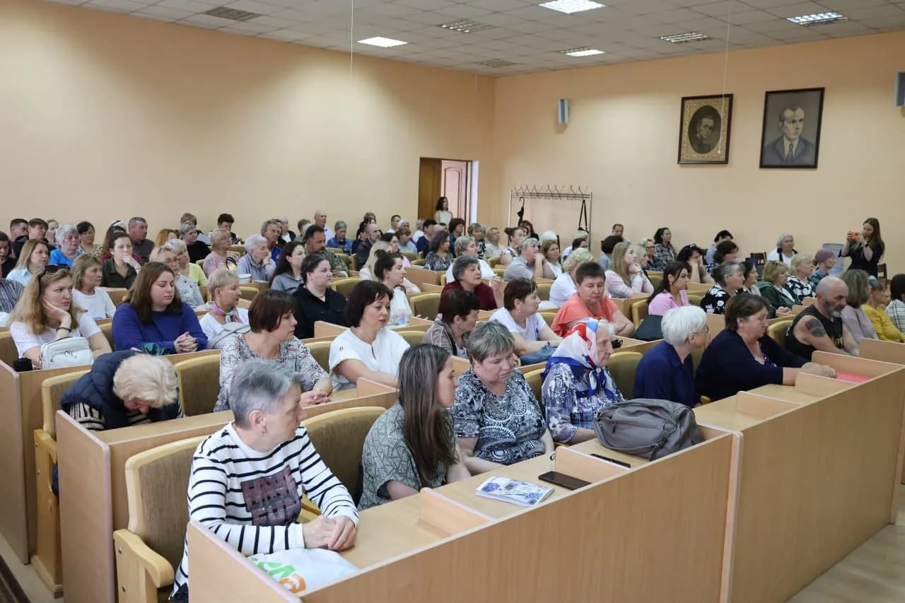 Загальне фото рідних зниклих безвісти та полонених захисників