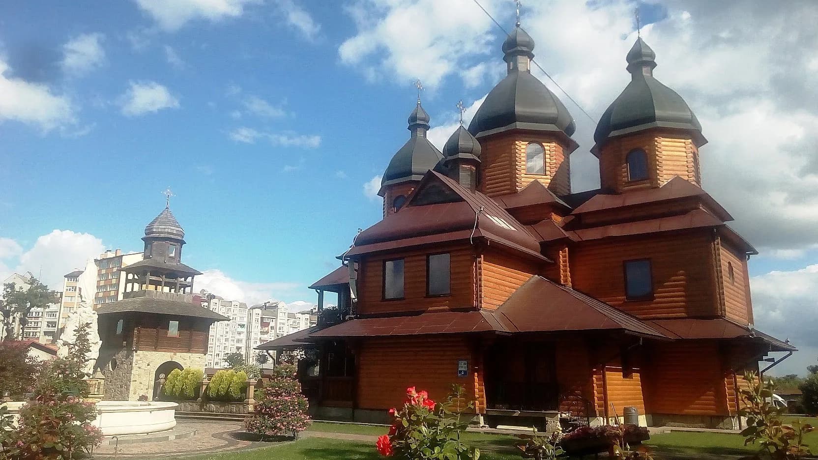 Церква Пресвятої Богородиці Владичиці України