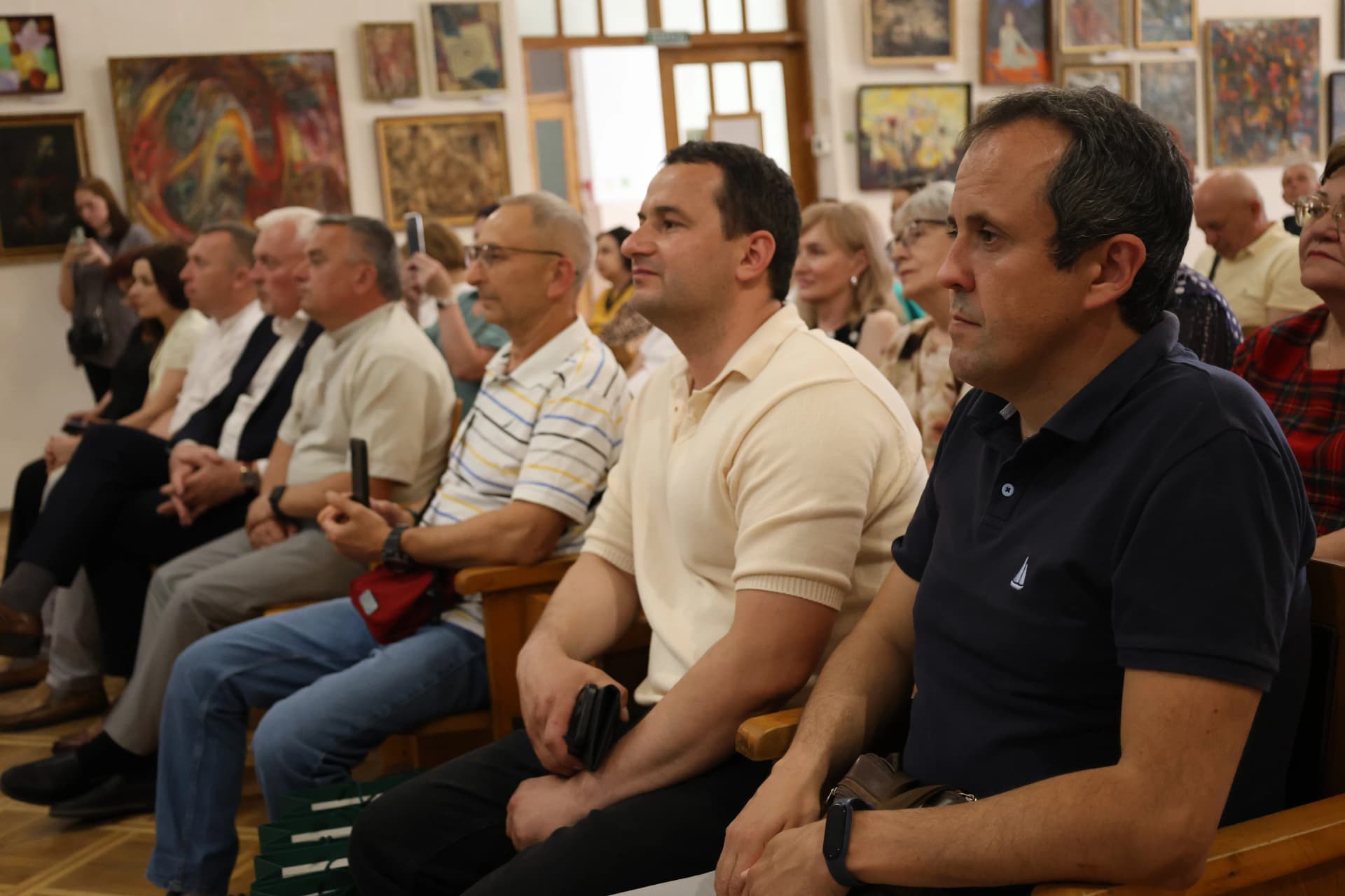 люди на концерті