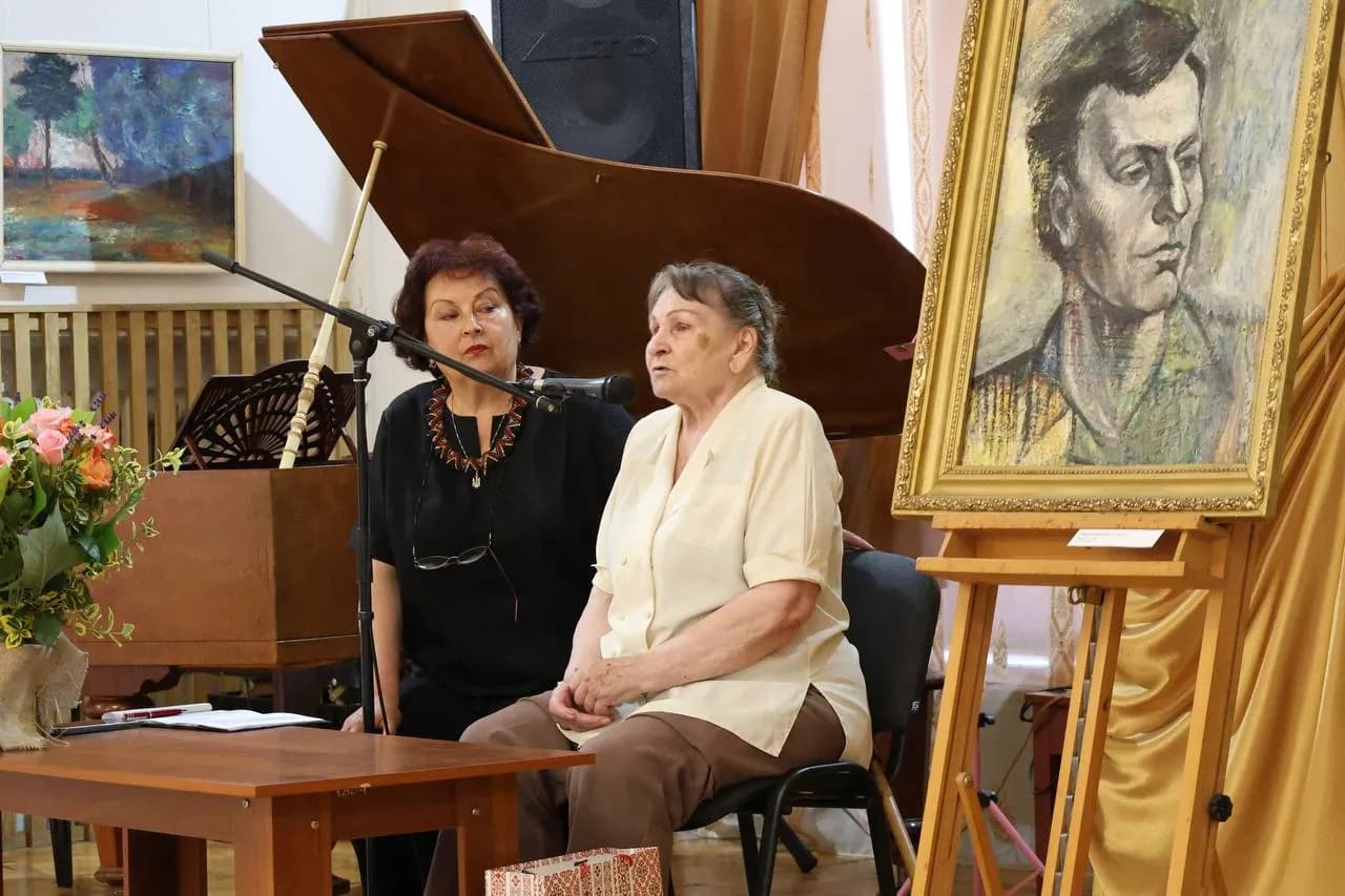 директорка Музею історії релігії Галина Гриник та дружина Адама Бачі - Елла Сенчукова-Бача
