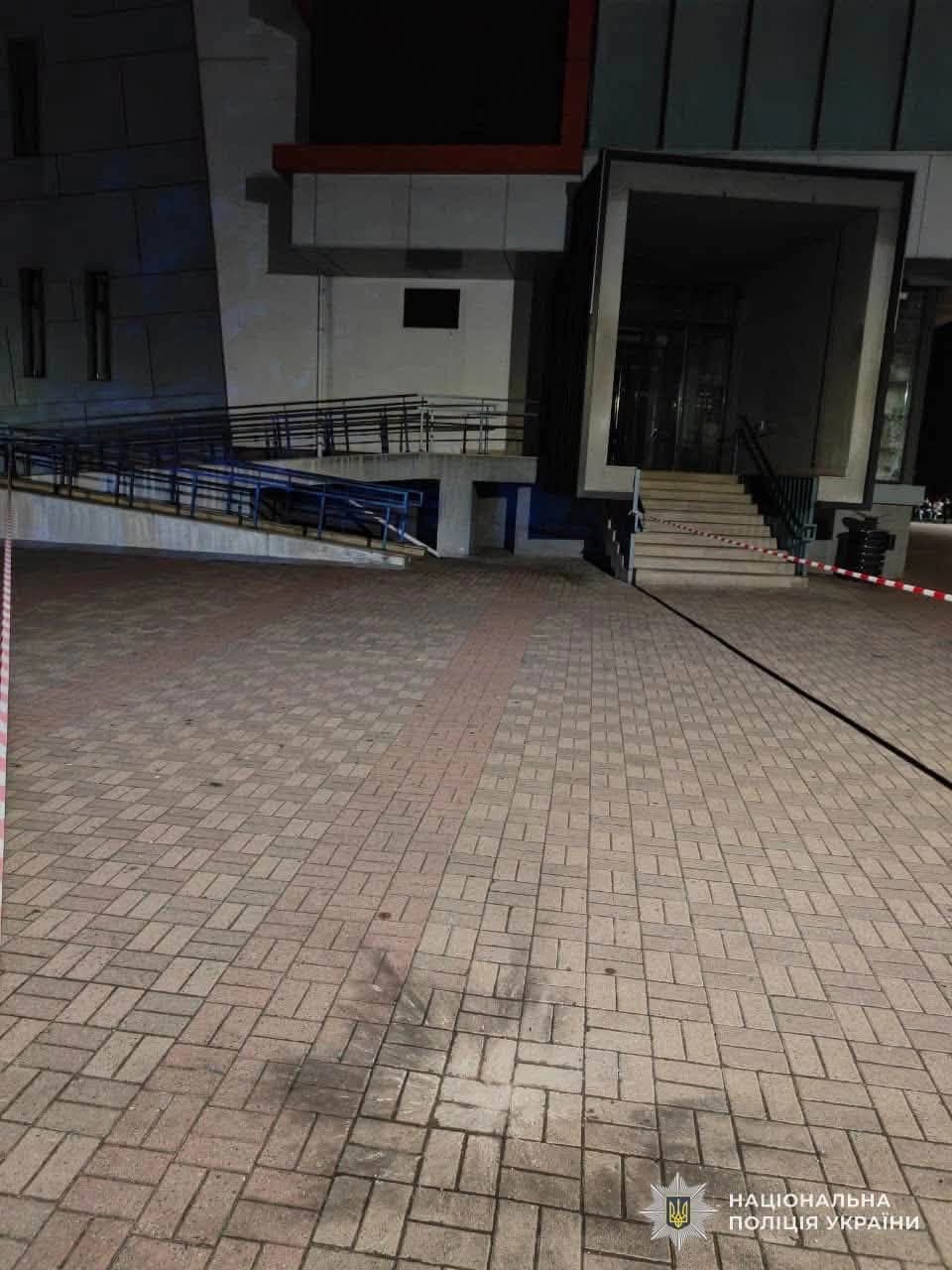 площа перед ТЦ "Кристинопіль", де вибухнула граната