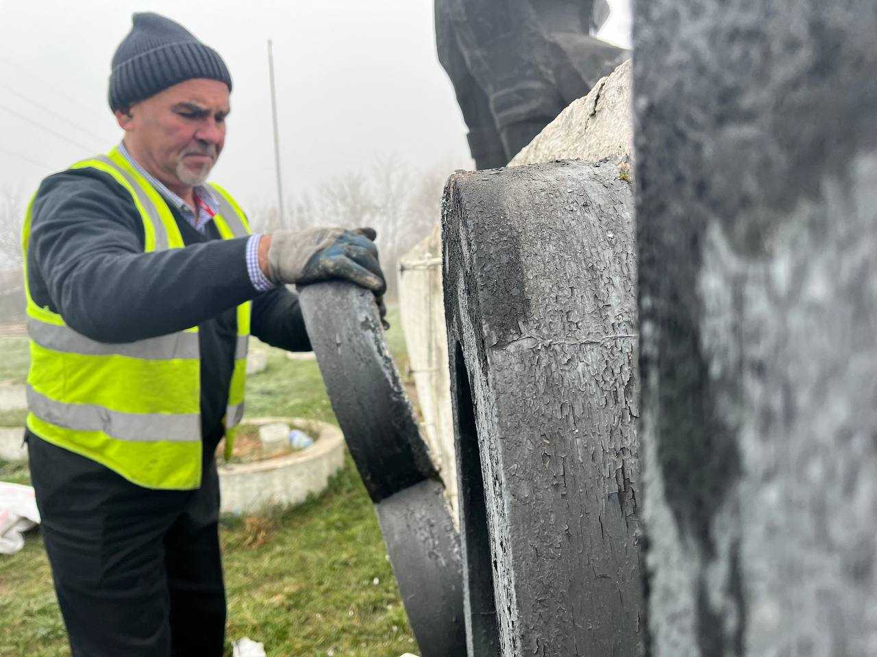 Демонтовано напис 