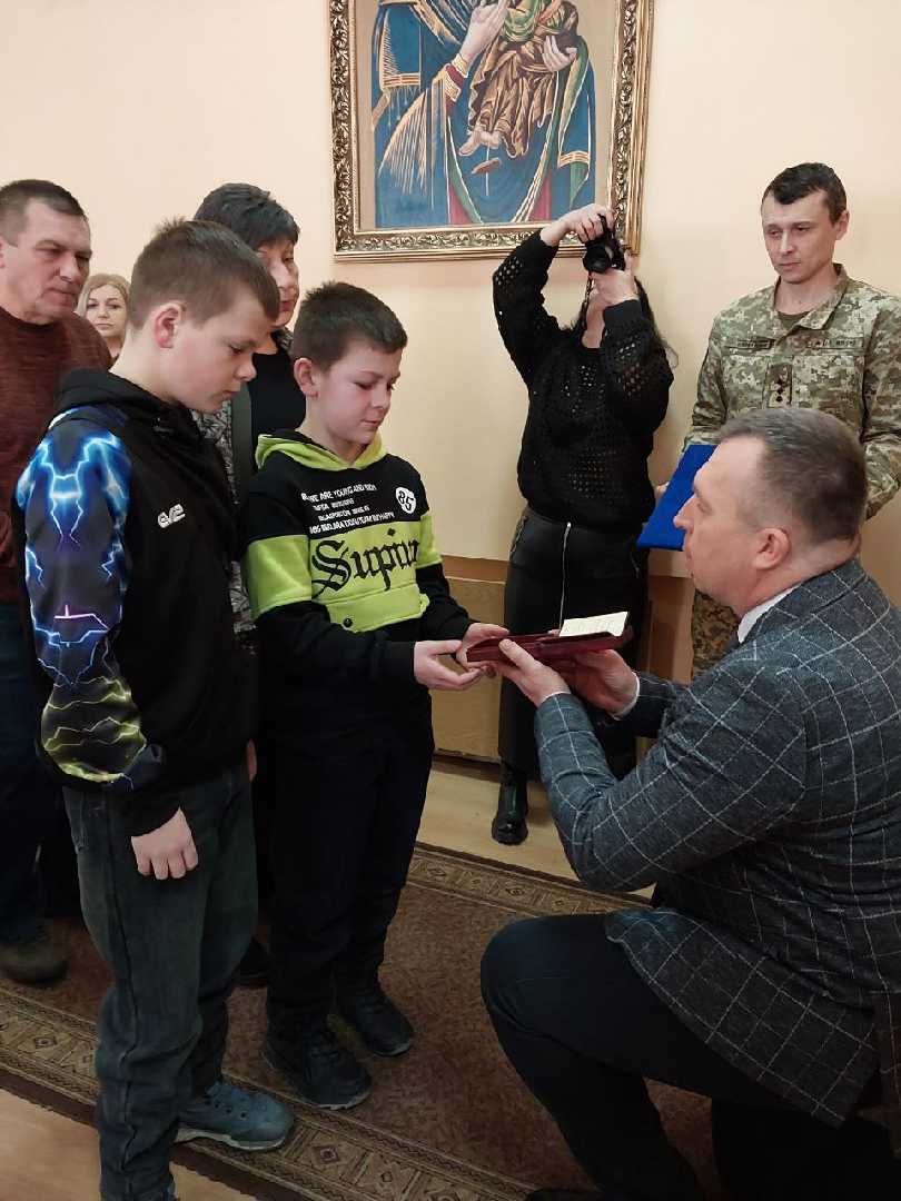 Рідним Героїв вручили державні нагороди