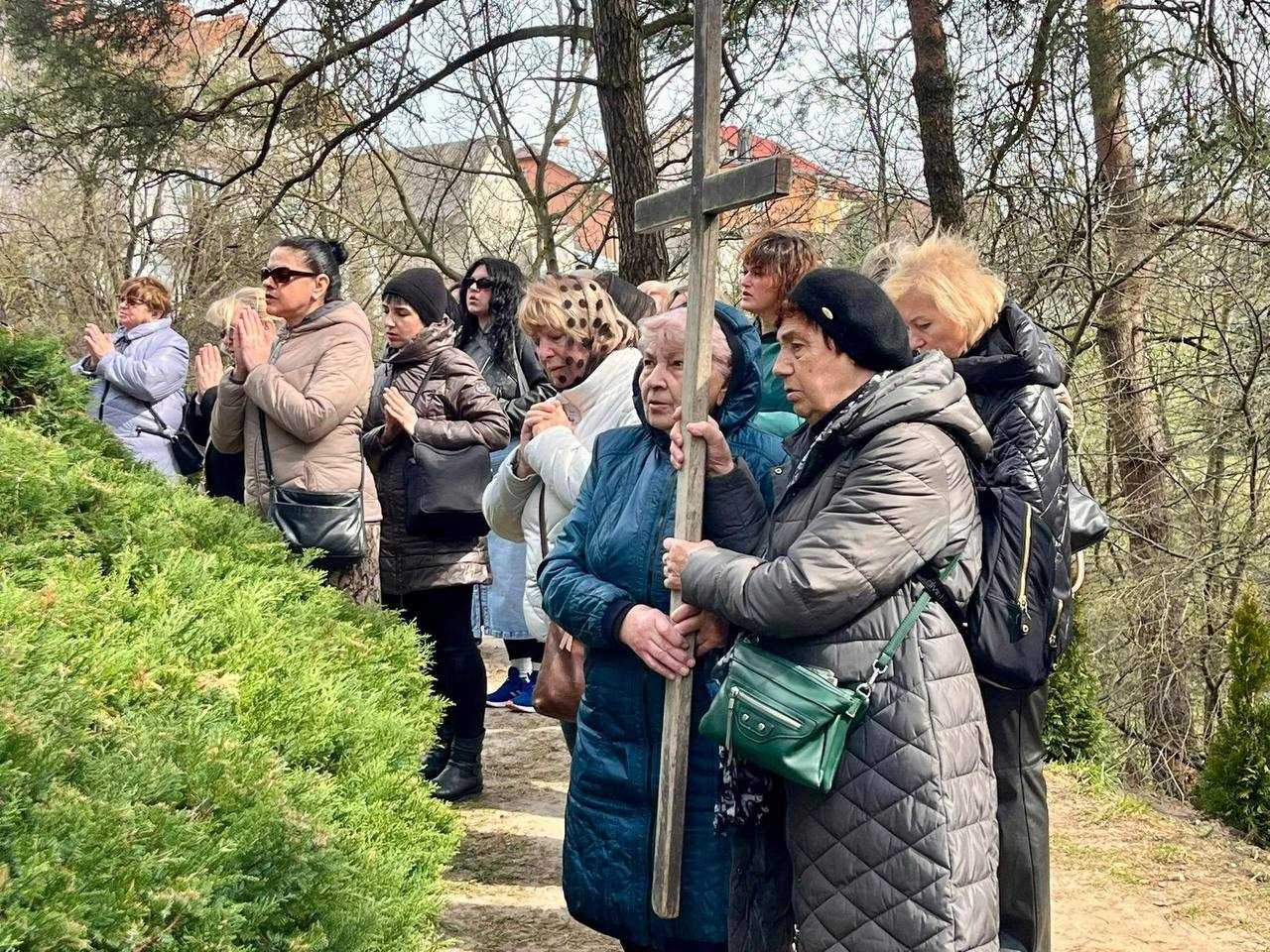 Хресна дорога єднання: духовна подорож для рідних полеглих Захисників