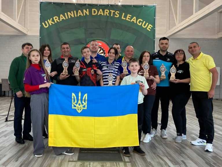 Спортивна родина нашої громади зростає: вітаємо юного чемпіона з дартсу!
