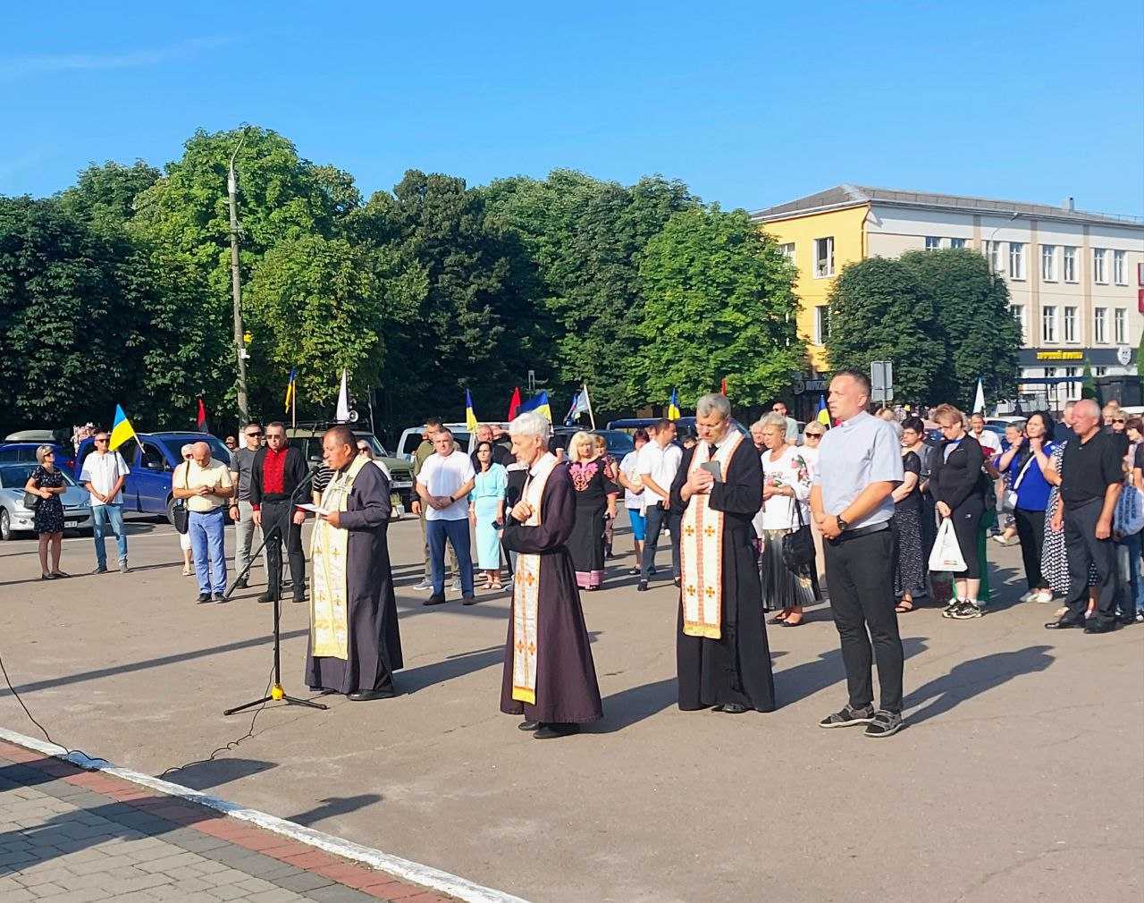У громаді встановили День пошани родин загиблих і зниклих безвісти Захисників