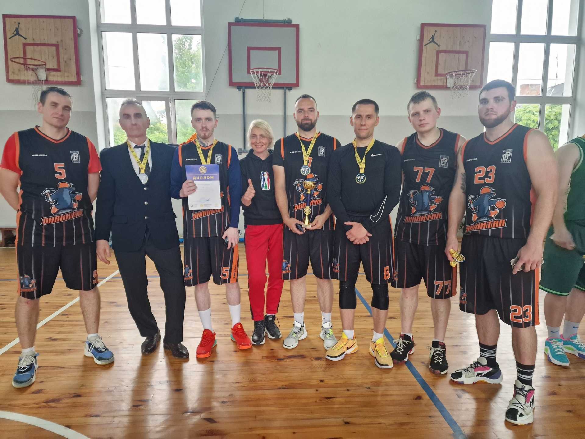 Наші баскетболісти вибороли 