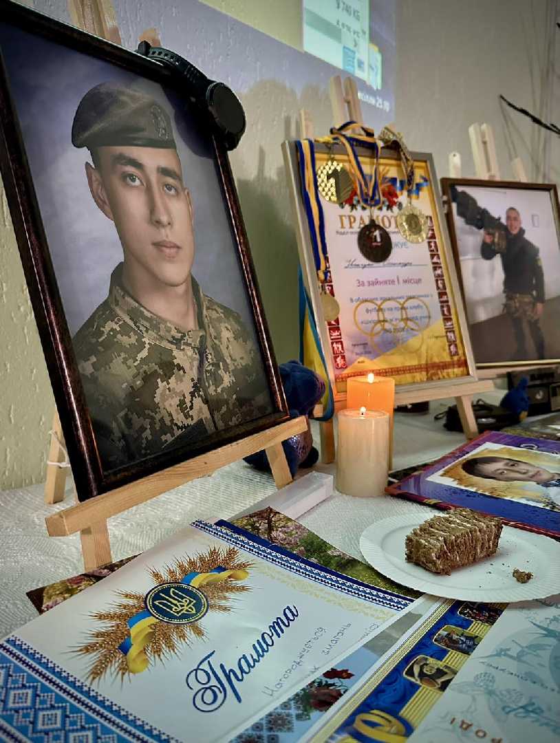 У річницю загибелі у «Джерелі любові» згадали 21-річного Героя Олександра Іванчука