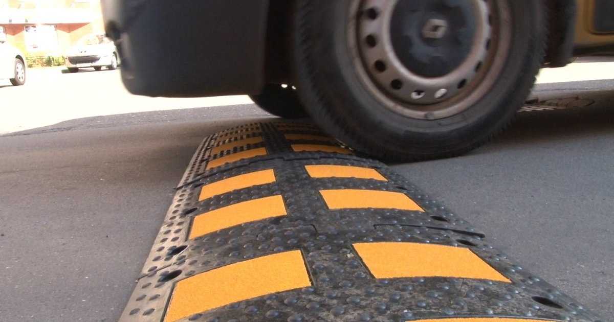 Комунальникам доручили впорядкувати обмежувачі швидкості у місті