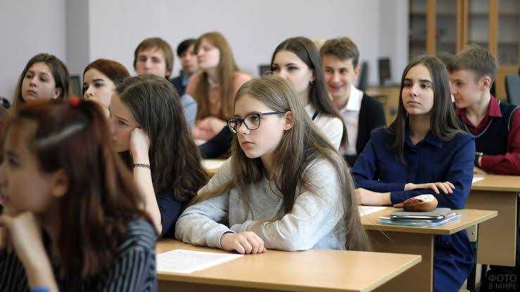 Андрій Залівський доручив підготувати план оптимізації освітньої мережі через скорочення кількості учнів